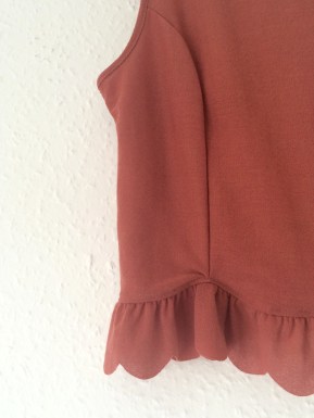 Coral frill top